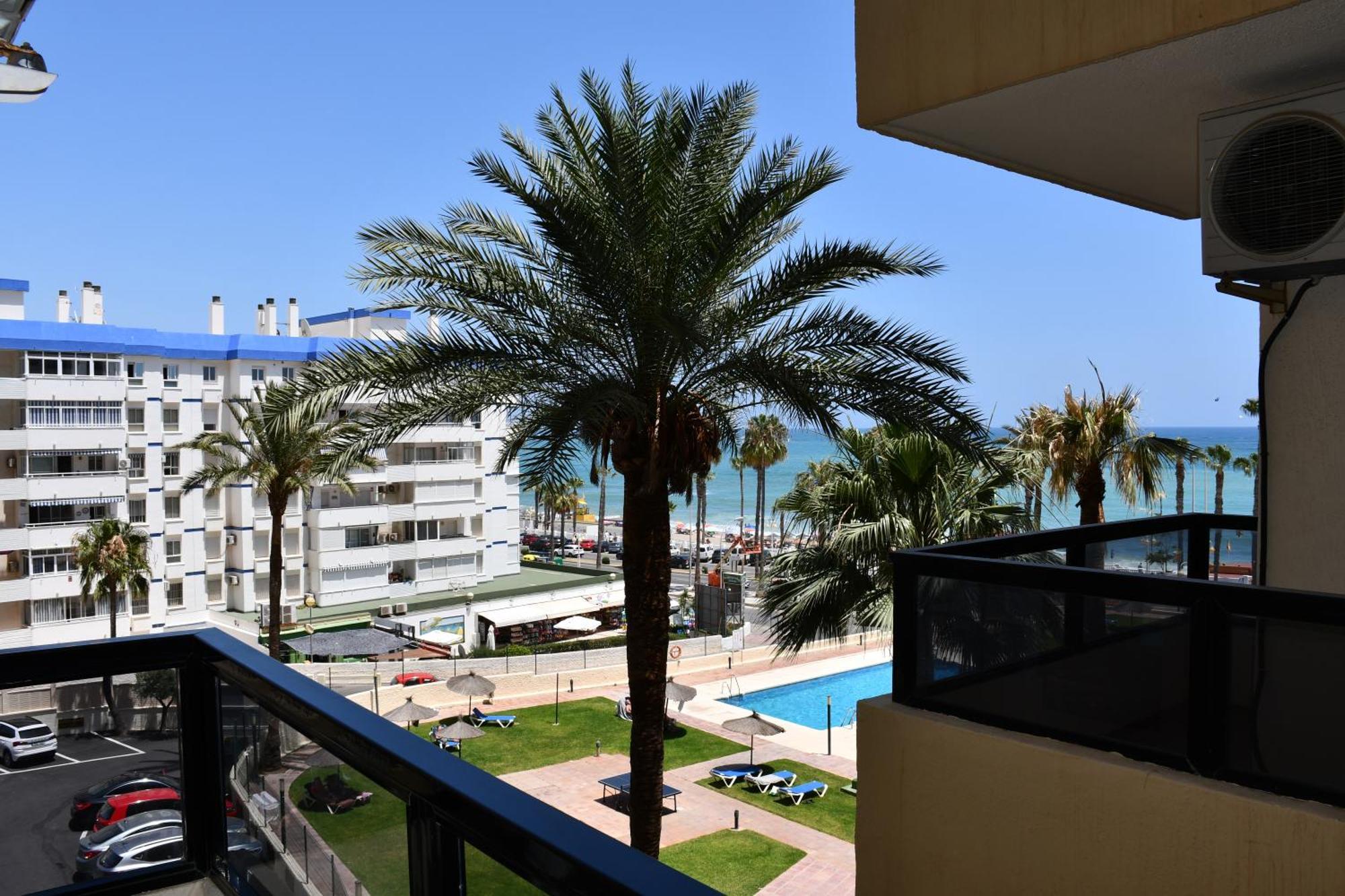 Apartamento Turistico Aloha Playa Бенальмадена Экстерьер фото